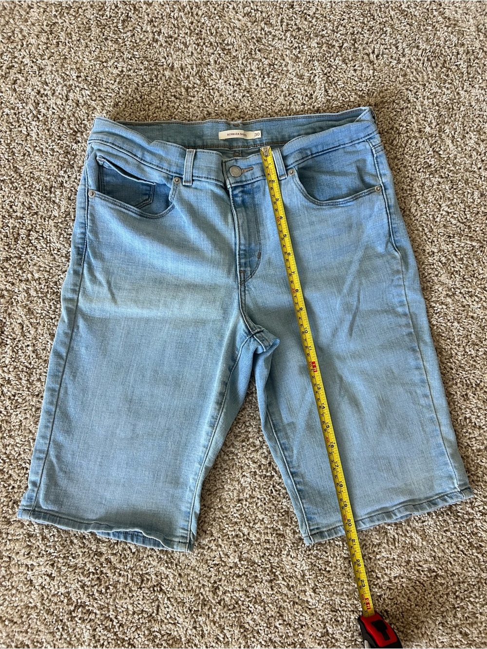 Levi's Classic Denim Bermuda Shorts Light Blue Wash Women’s Size 30